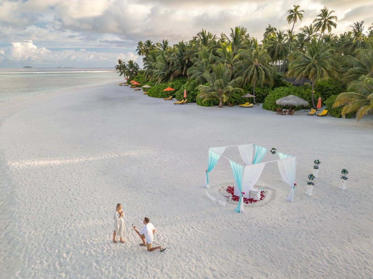 Angsana Velavaru_Wedding Proposal Beach